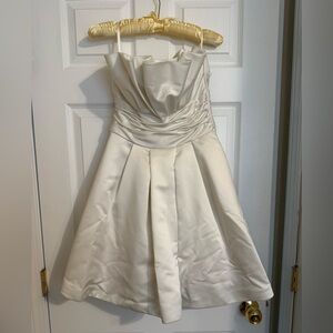 Cream above knee-length satin cocktail / wedding / prom dress Size 4